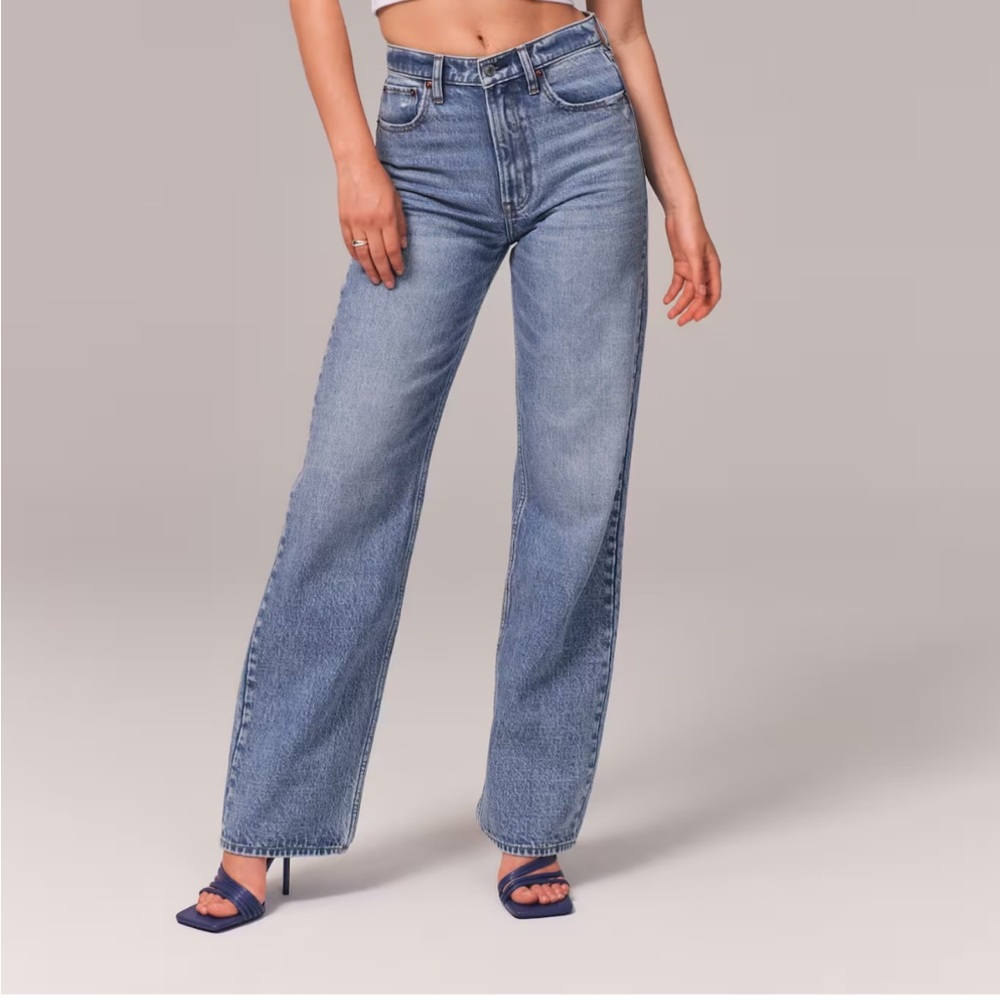 Abercrombie & Fitch High Rise Loose Jean